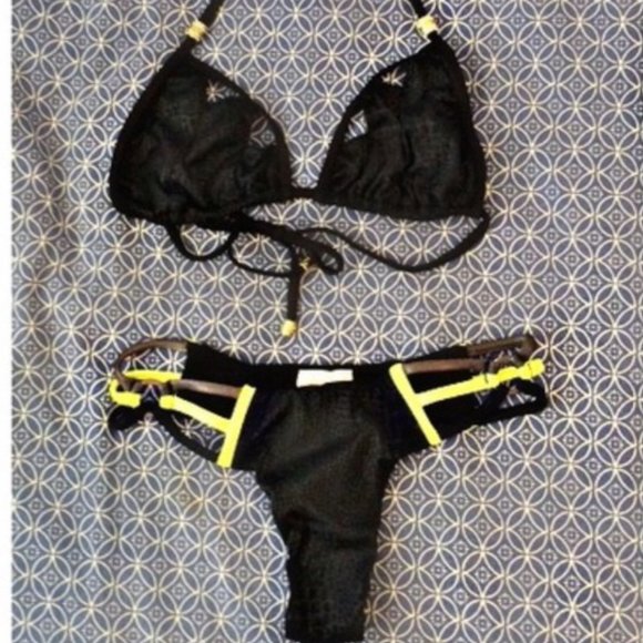 Beach Bunny Cut Out Bikini - Picture 1 of 5
